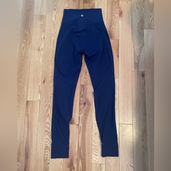 Lululemon Blue Leggings with Mesh size 4. Barley worn. - Picture 2 of 6